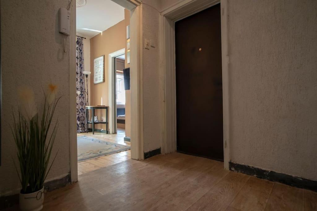 Apartment 2bdr Flat In Centre *